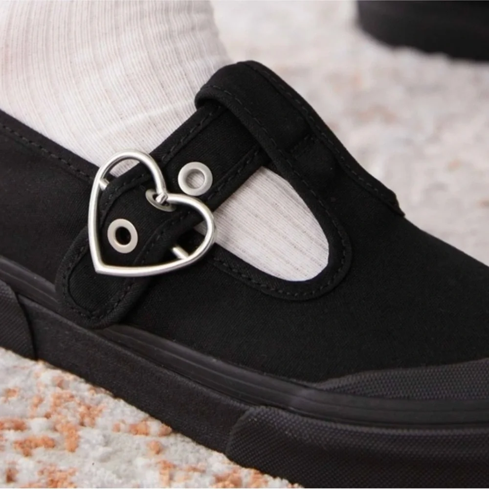 🆕Vans Canvas Heart Buckle Mary Janes - Picture 14 of 14